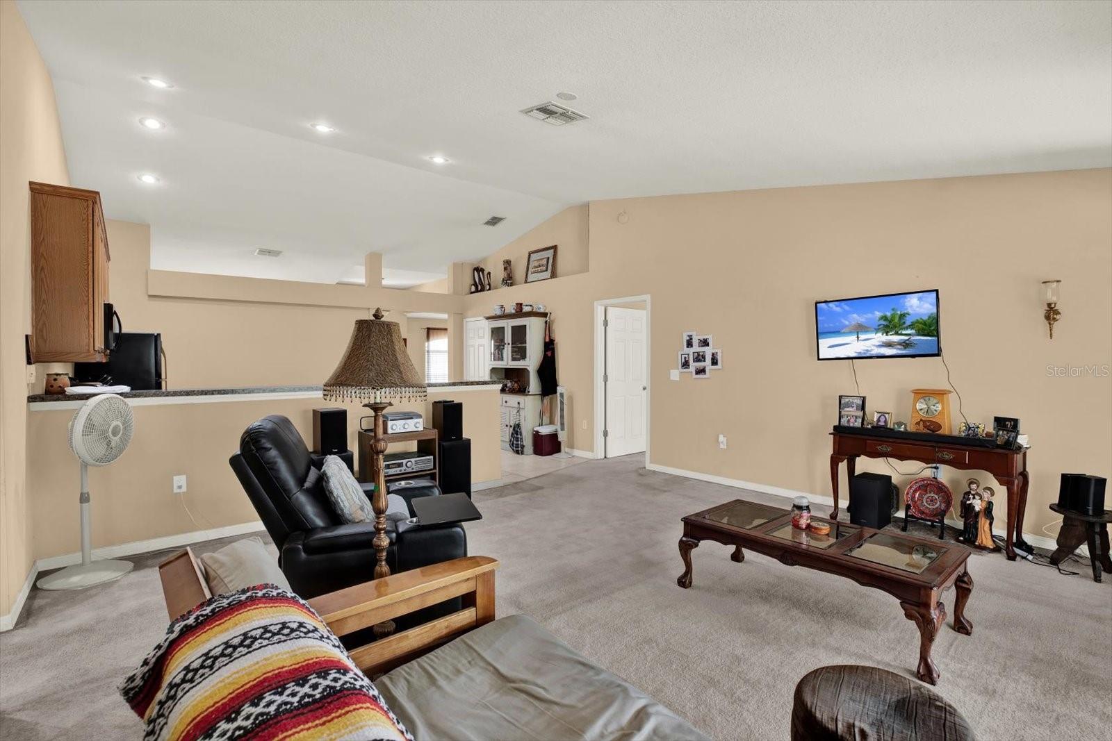 Image 13 of 31 For 5477 Colchester Avenue