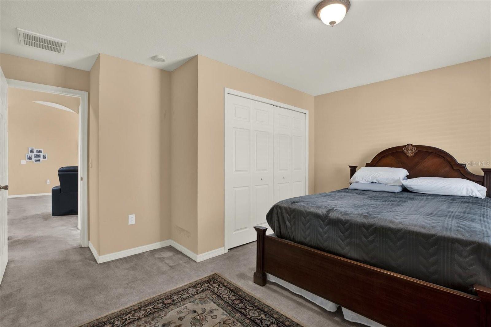 Image 21 of 31 For 5477 Colchester Avenue