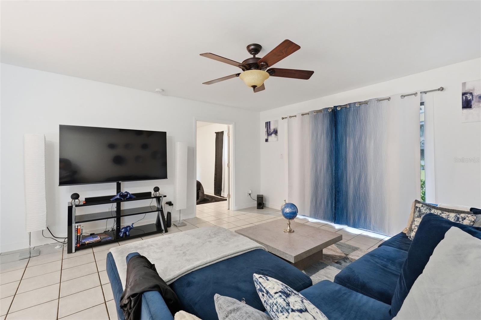 Image 13 of 33 For 6340 Newtown Circle 40a2