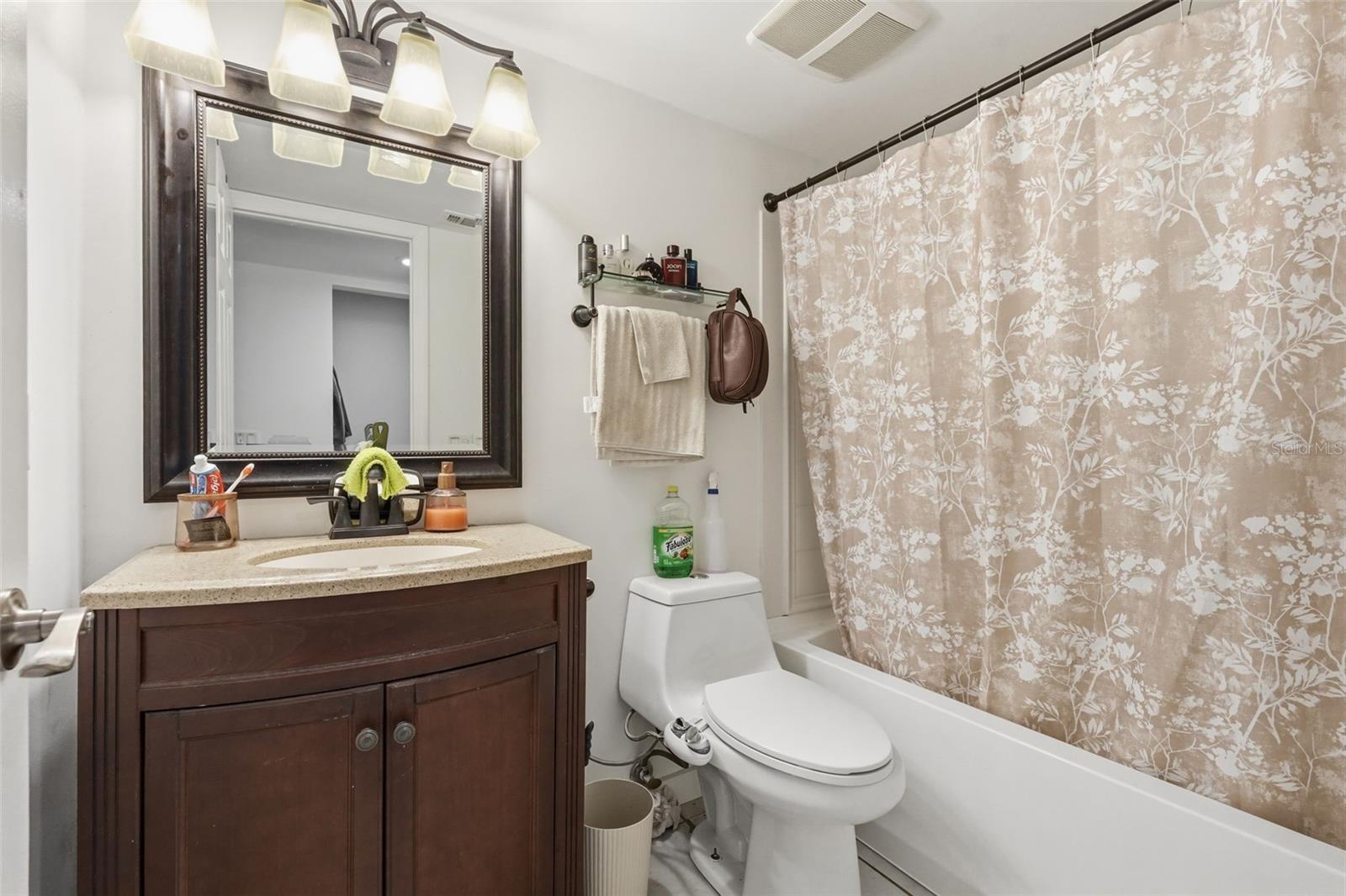 Image 22 of 33 For 6340 Newtown Circle 40a2