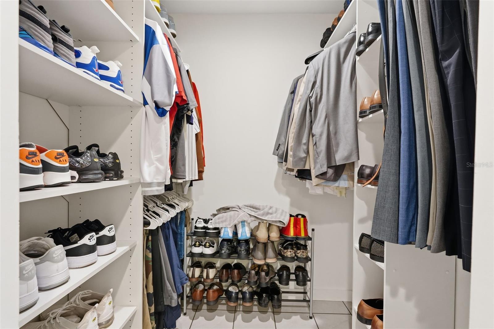 Image 23 of 33 For 6340 Newtown Circle 40a2