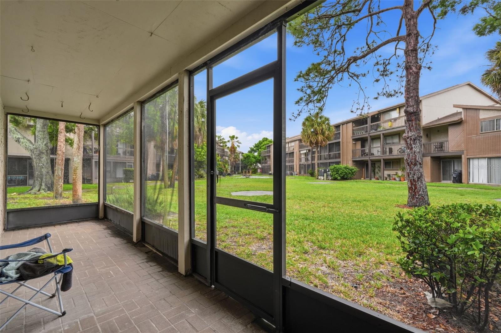 Image 28 of 33 For 6340 Newtown Circle 40a2