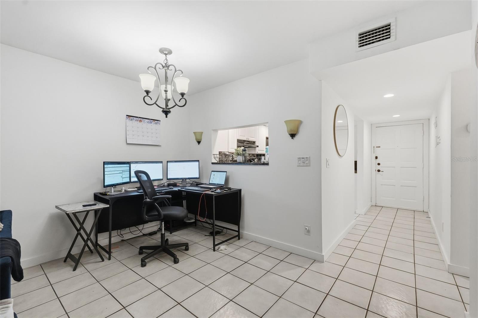 Image 9 of 33 For 6340 Newtown Circle 40a2