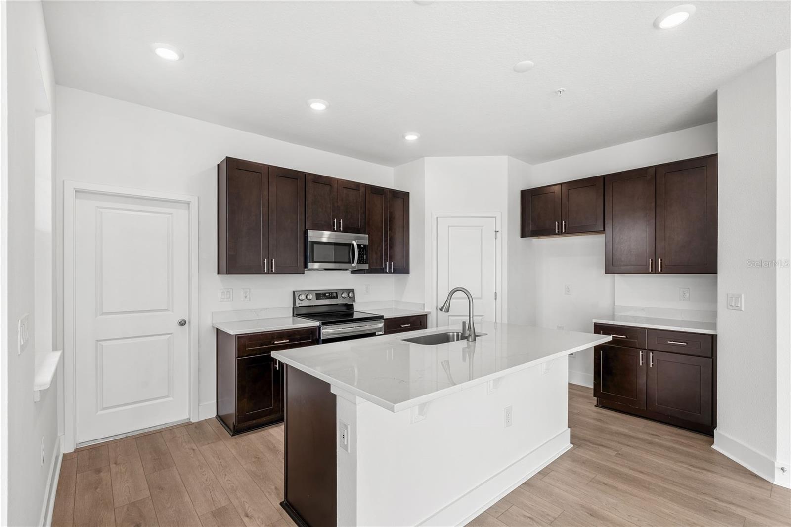 Image 3 of 14 For 2462 Magnolia Reserve Road