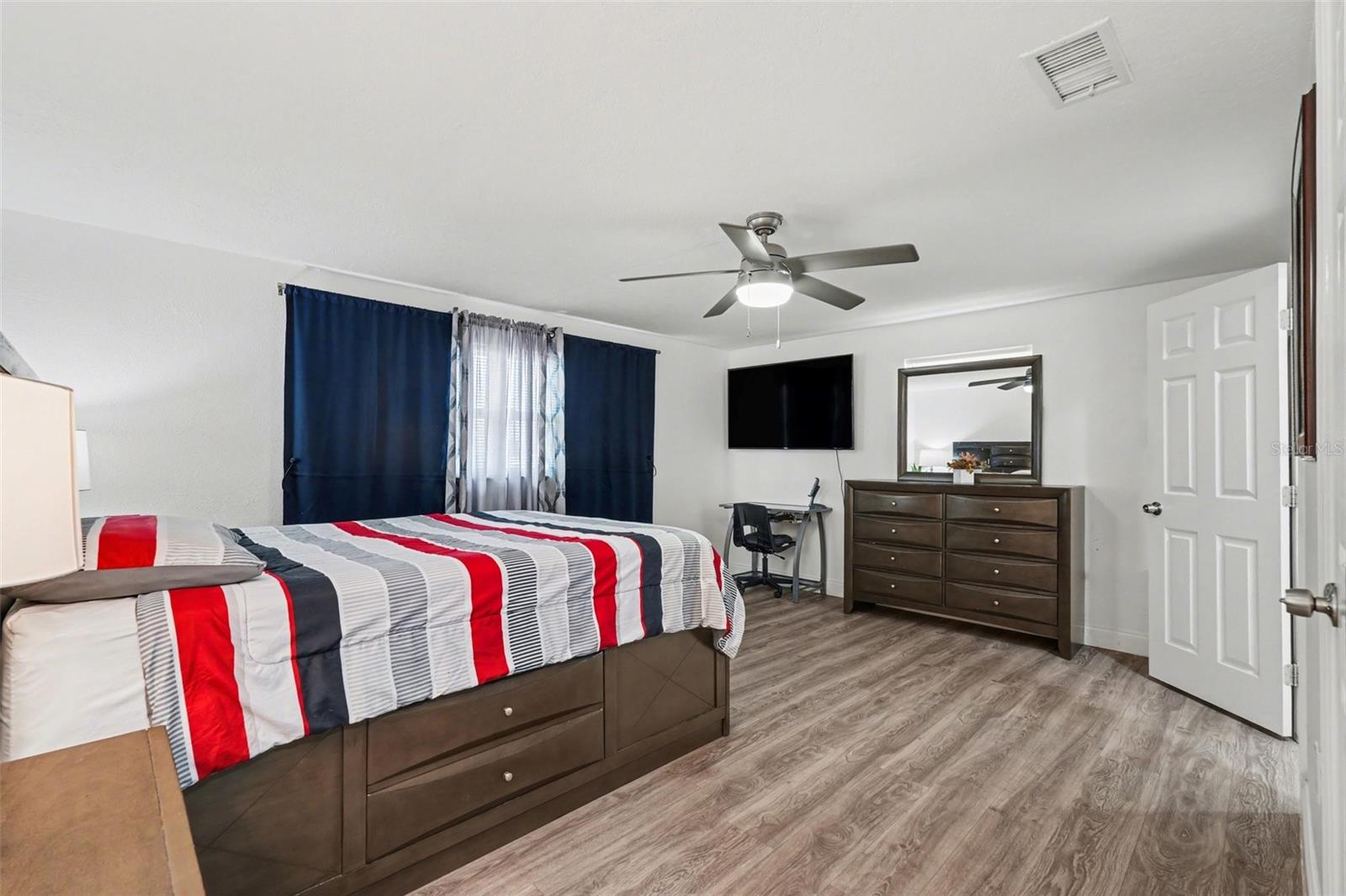 Image 17 of 32 For 11828 Bingham Drive