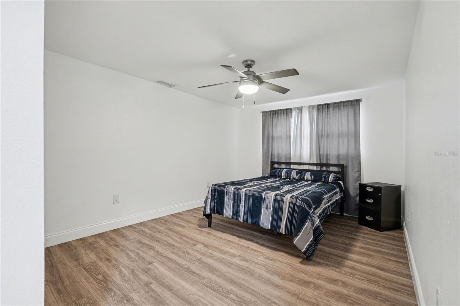 Image 19 of 32 For 11828 Bingham Drive