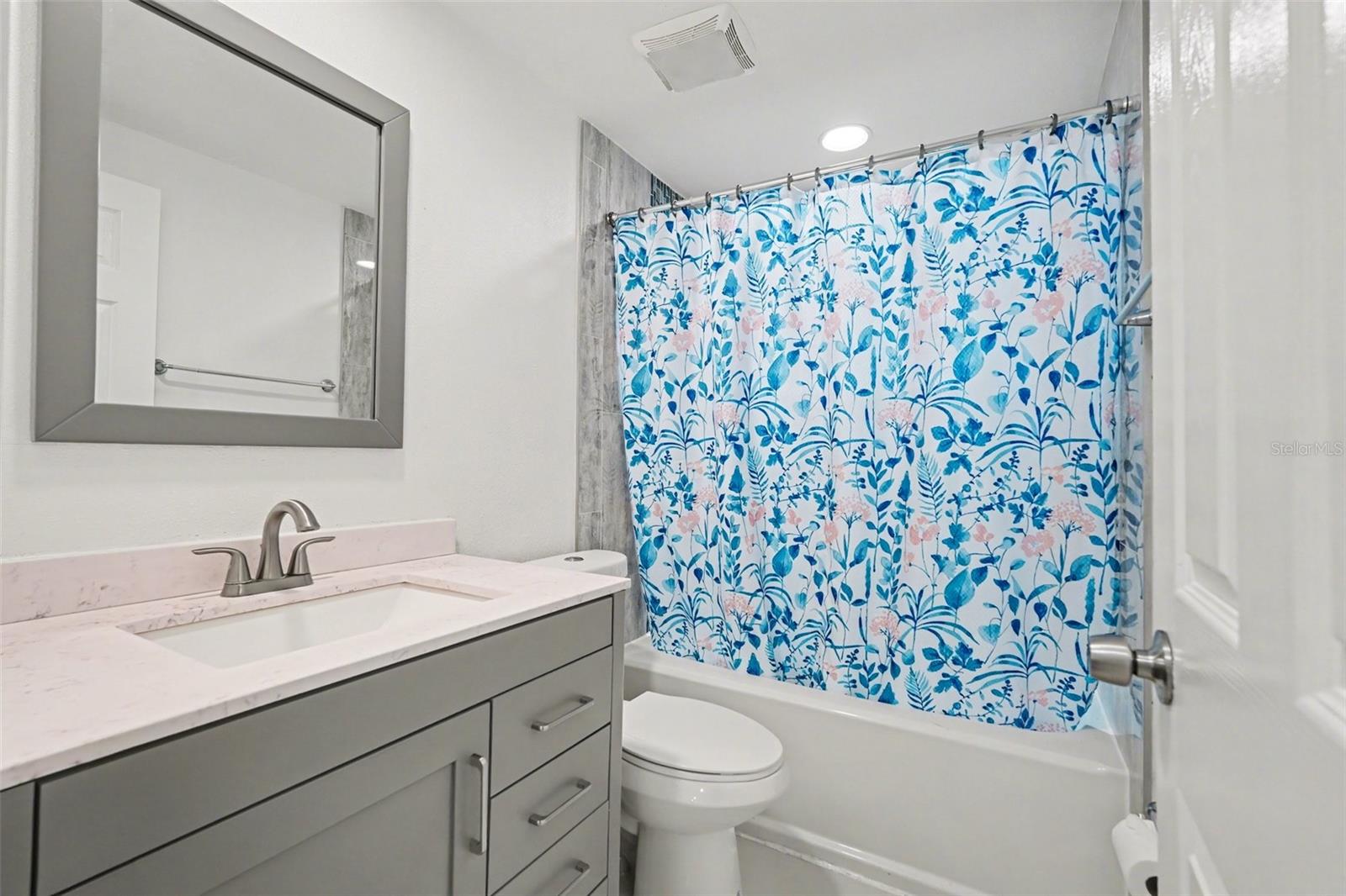 Image 23 of 32 For 11828 Bingham Drive