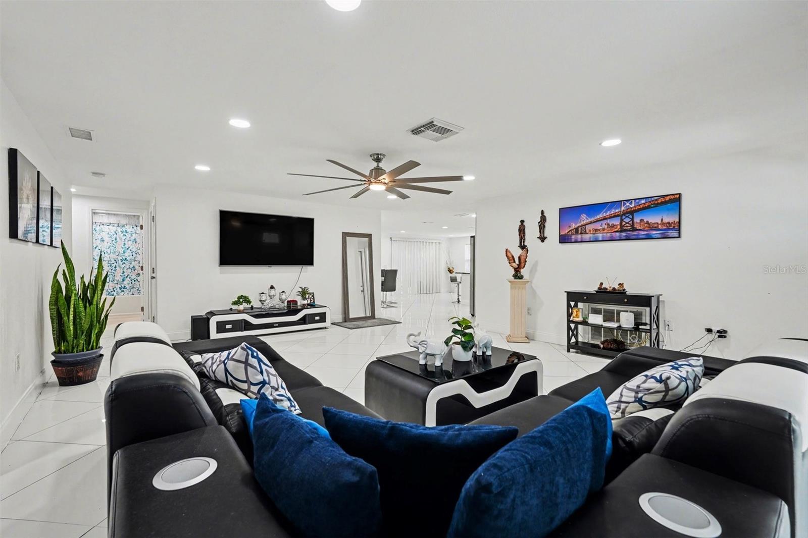 Image 7 of 32 For 11828 Bingham Drive