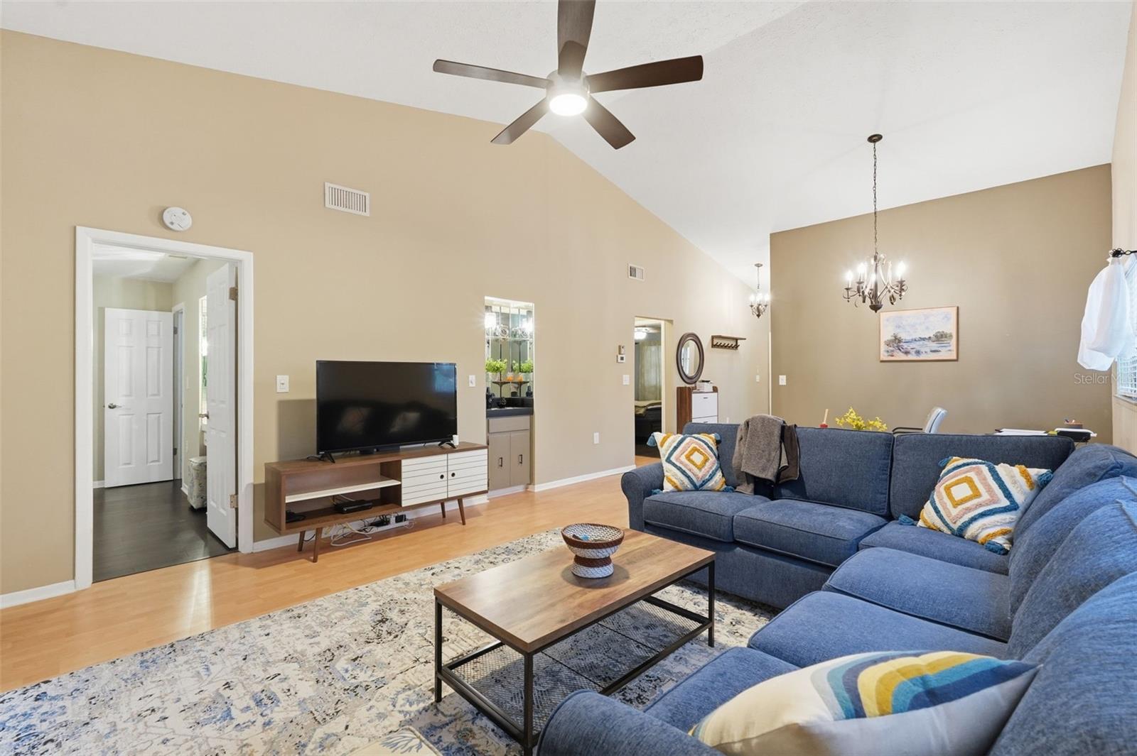 Image 16 of 37 For 7650 Forest Trail 6