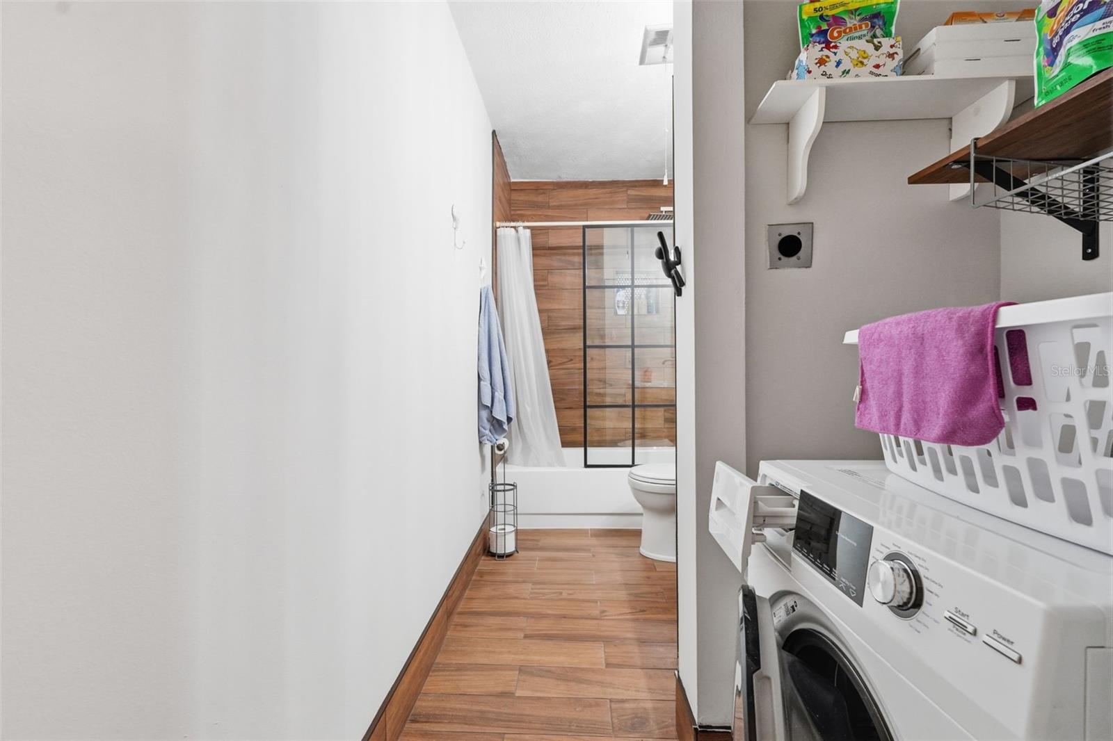 Image 26 of 37 For 7650 Forest Trail 6