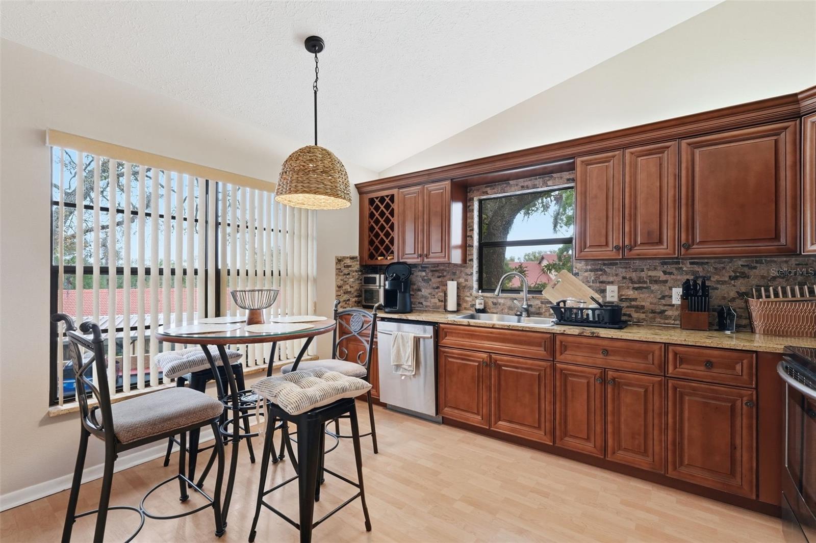 Image 7 of 37 For 7650 Forest Trail 6