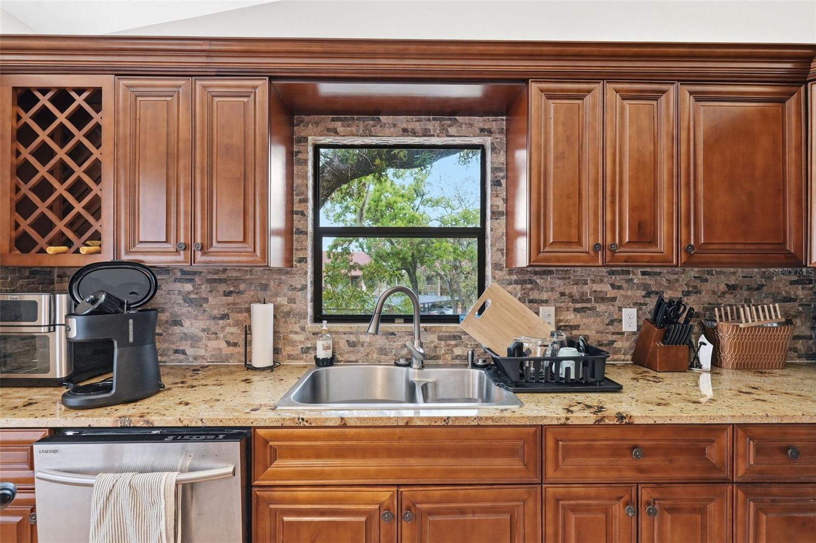 Image 9 of 37 For 7650 Forest Trail 6