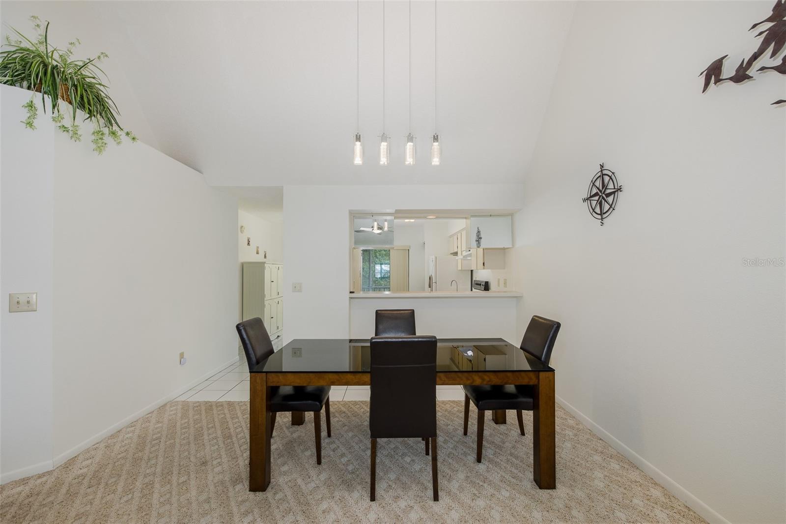 Image 12 of 36 For 4832 Sunnybrook Drive 21