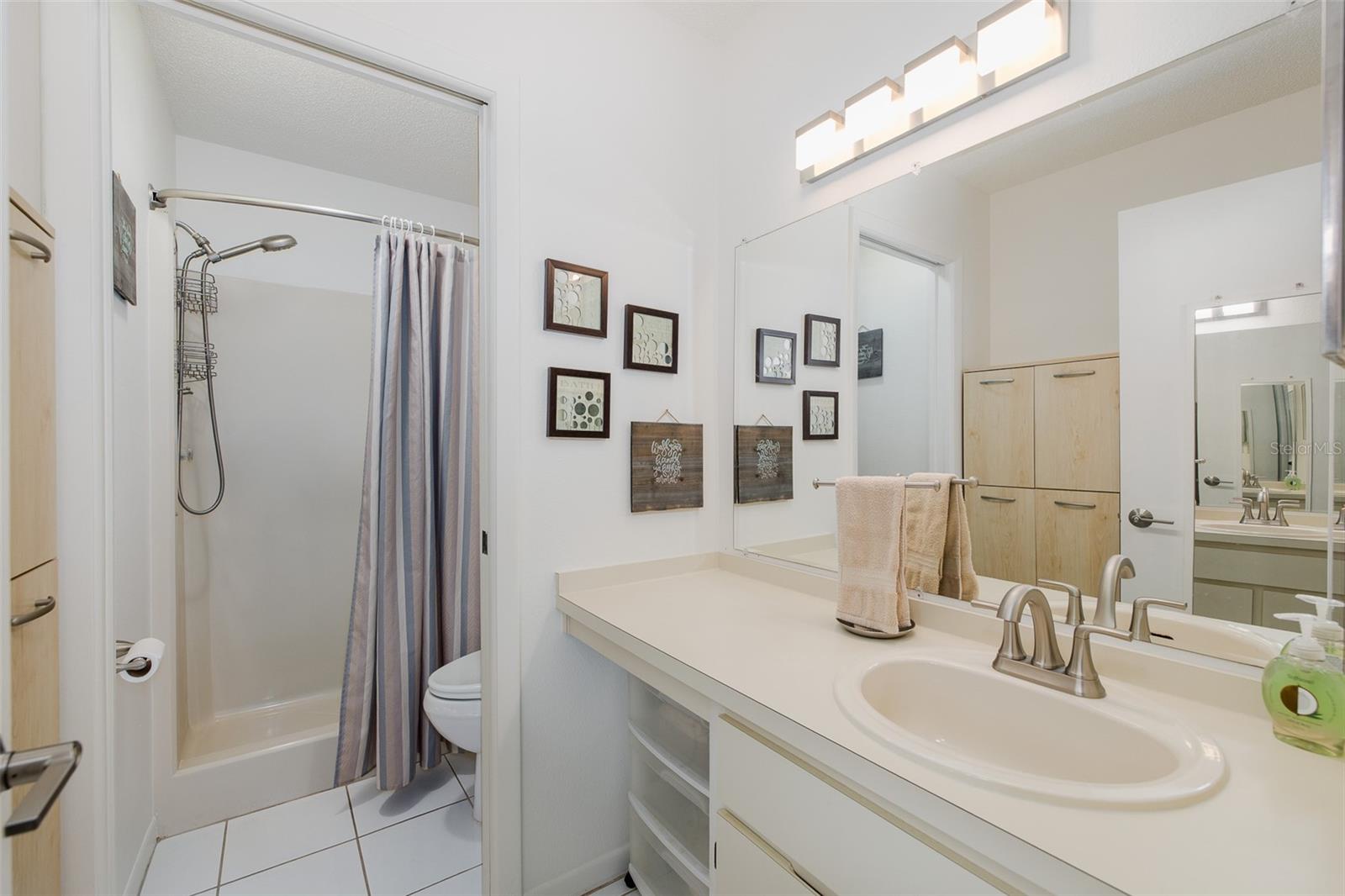 Image 15 of 36 For 4832 Sunnybrook Drive 21