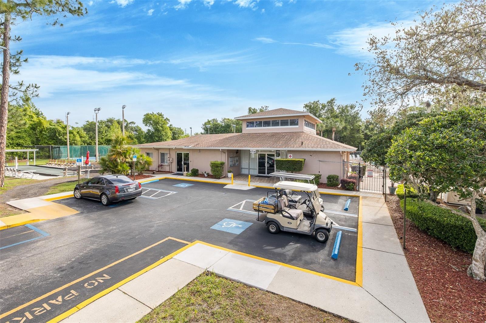 Image 22 of 36 For 4832 Sunnybrook Drive 21