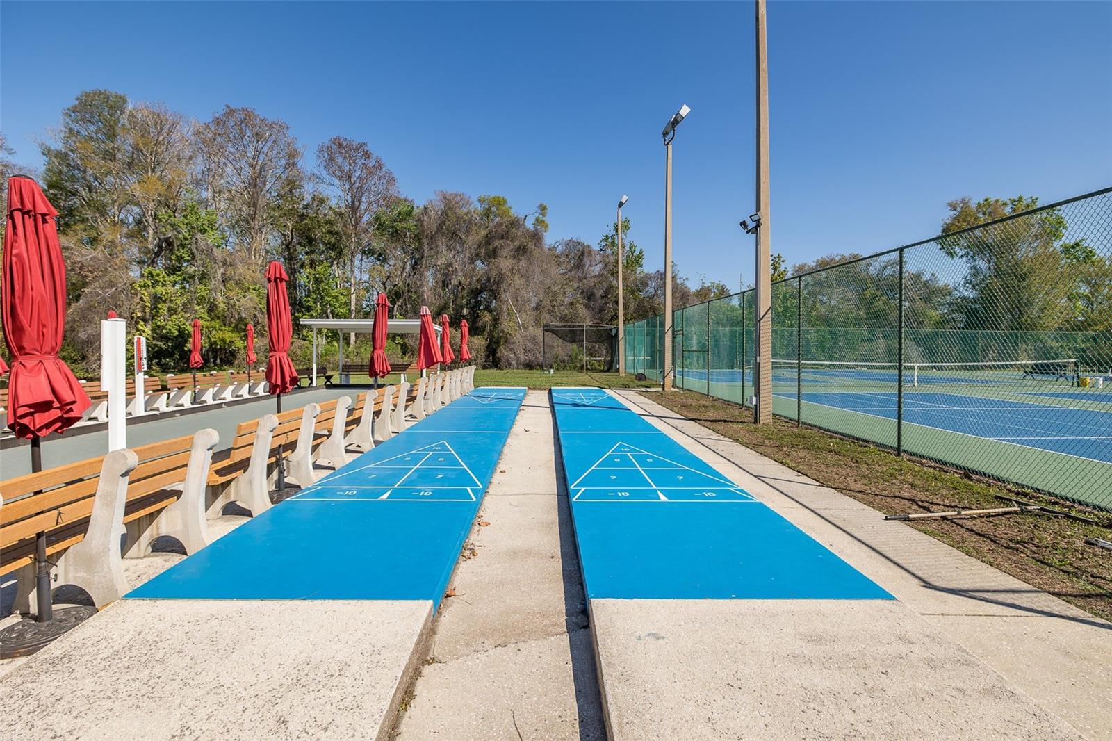 Image 27 of 36 For 4832 Sunnybrook Drive 21