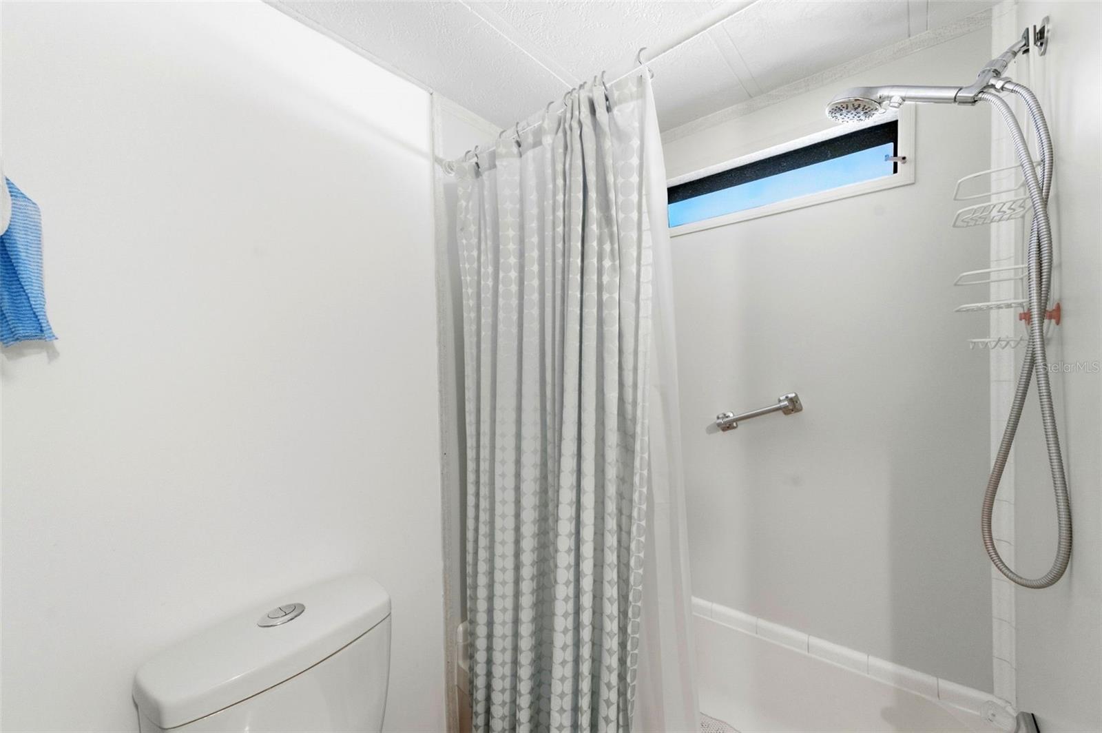 Image 40 of 73 For 2101 Kona Dr