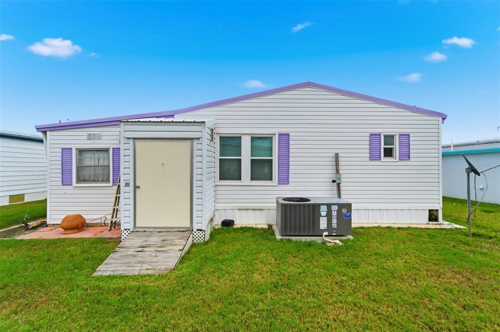 Image 46 of 73 For 2101 Kona Dr