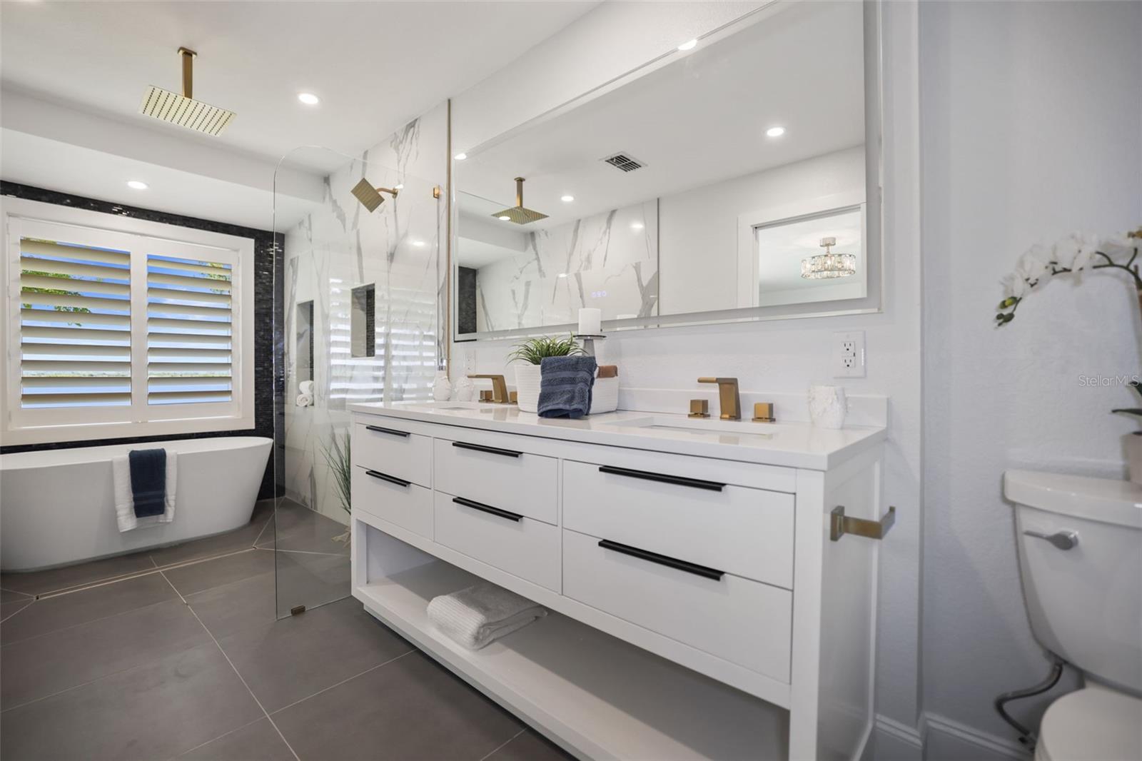 Listing photo id 9 for 11930 Bayshore Drive