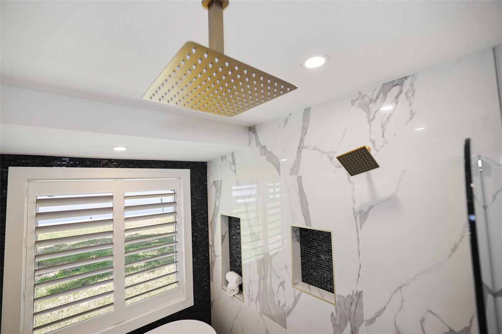 Listing photo id 14 for 11930 Bayshore Drive