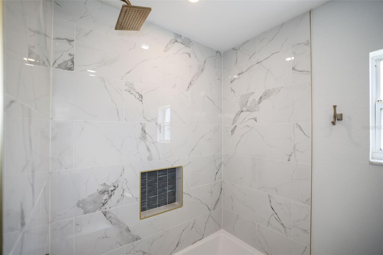 Listing photo id 20 for 11930 Bayshore Drive