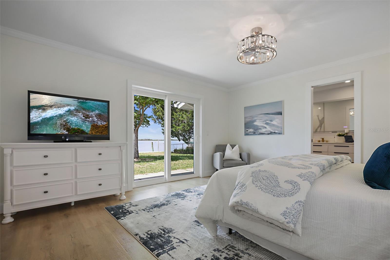 Listing photo id 23 for 11930 Bayshore Drive