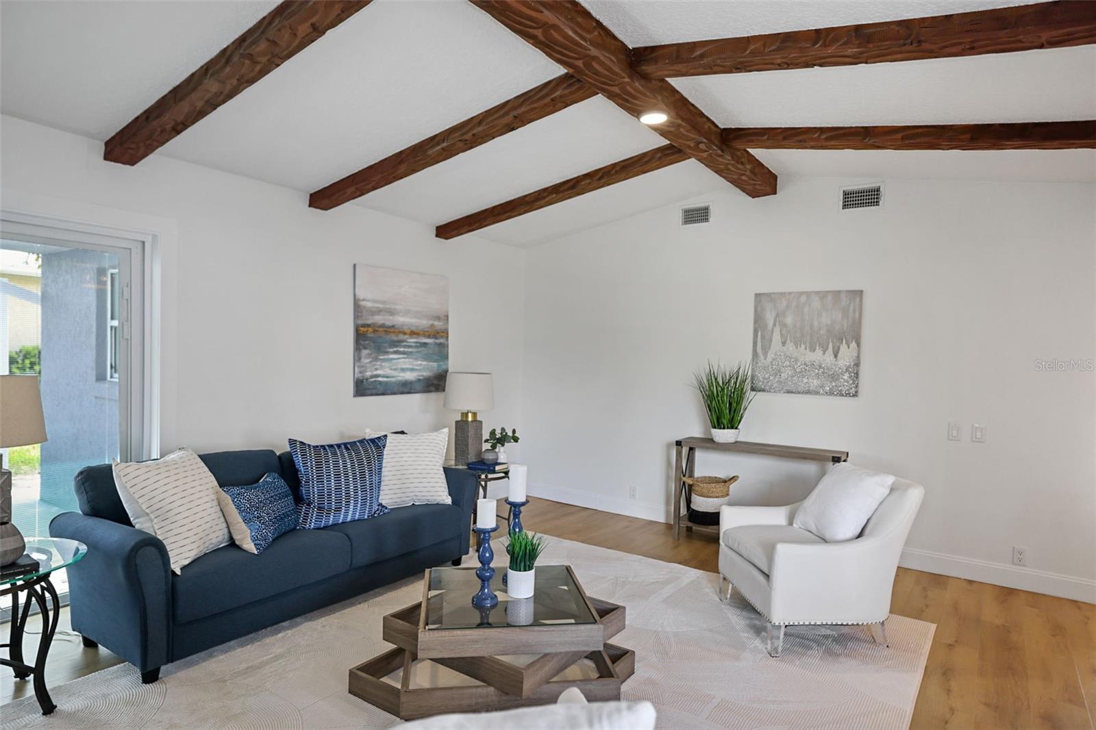 Listing photo id 30 for 11930 Bayshore Drive