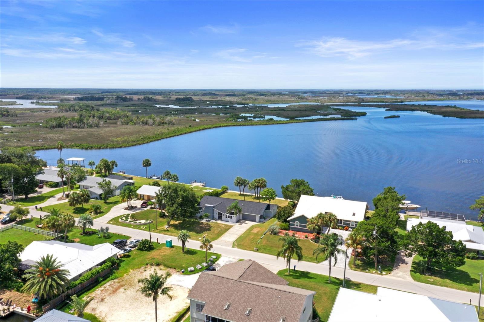 Listing photo id 40 for 11930 Bayshore Drive