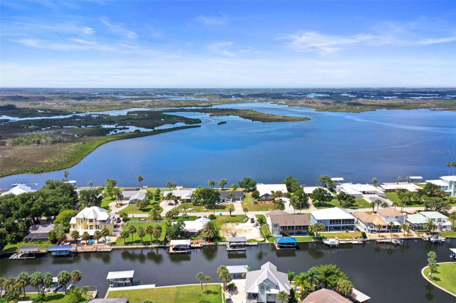 Listing photo id 43 for 11930 Bayshore Drive