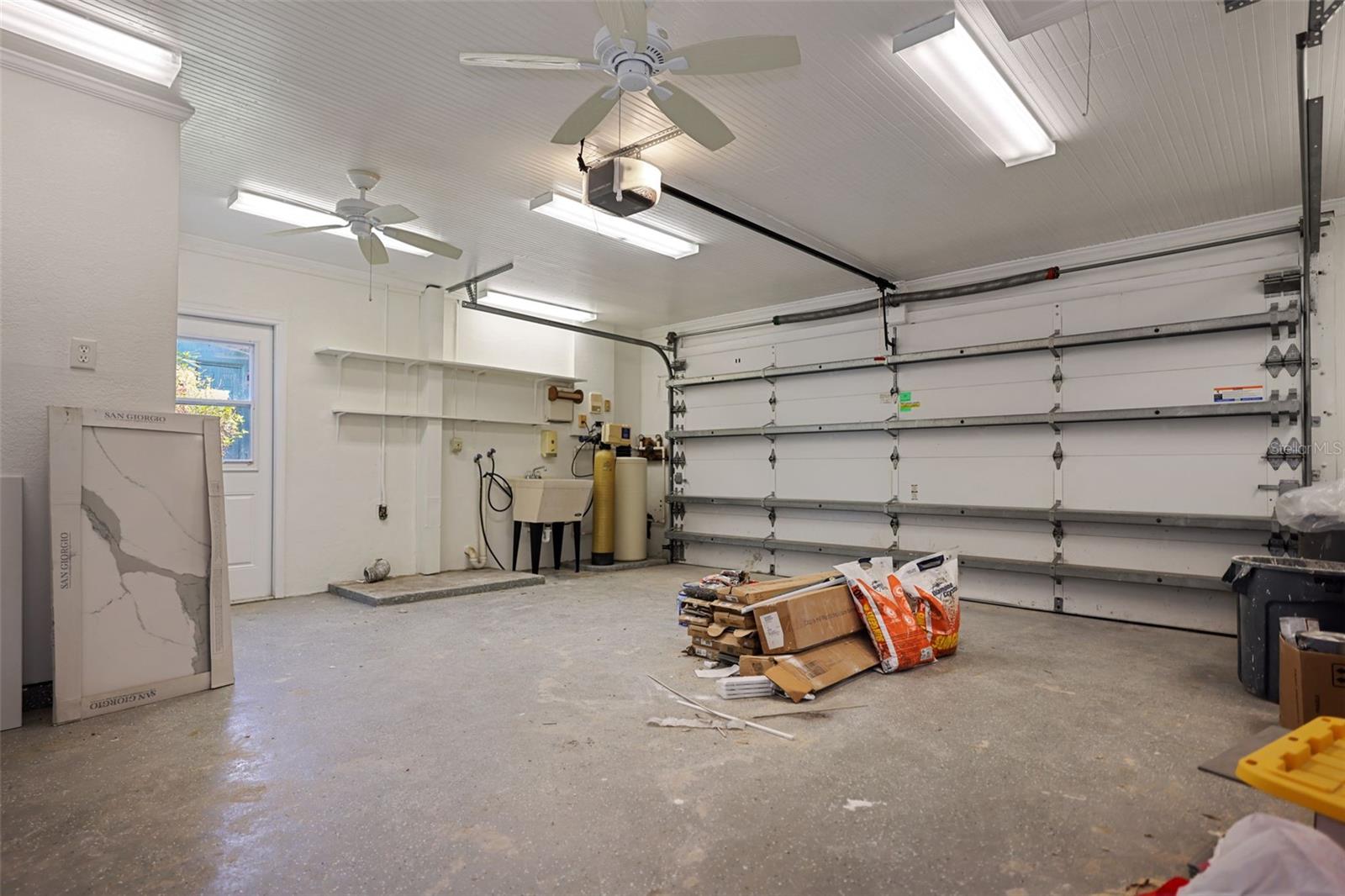 Listing photo id 51 for 11930 Bayshore Drive