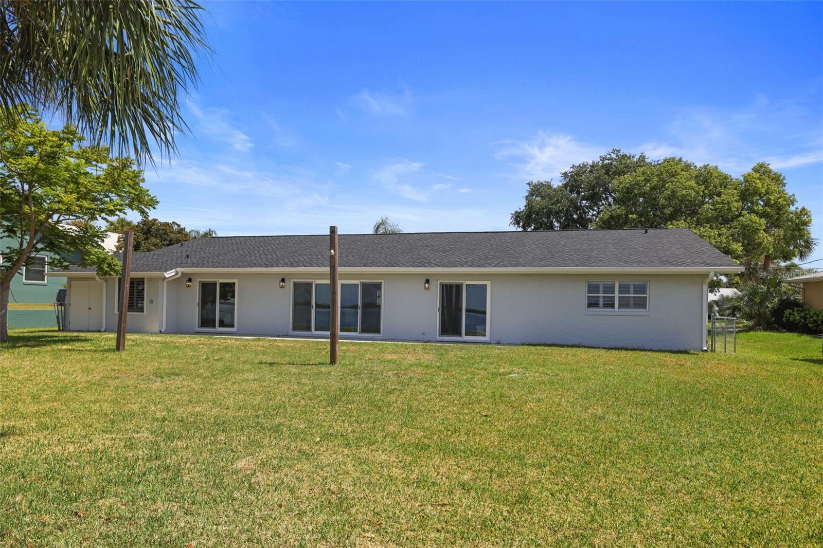 Listing photo id 4 for 11930 Bayshore Drive