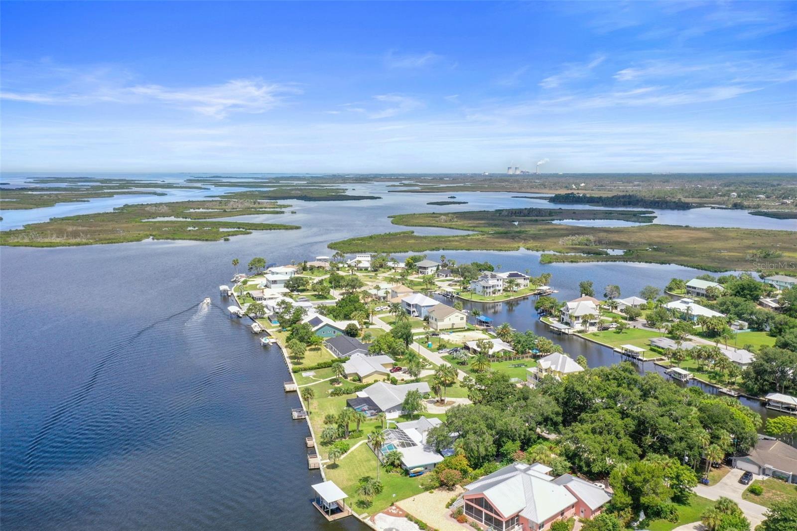 Listing photo id 60 for 11930 Bayshore Drive