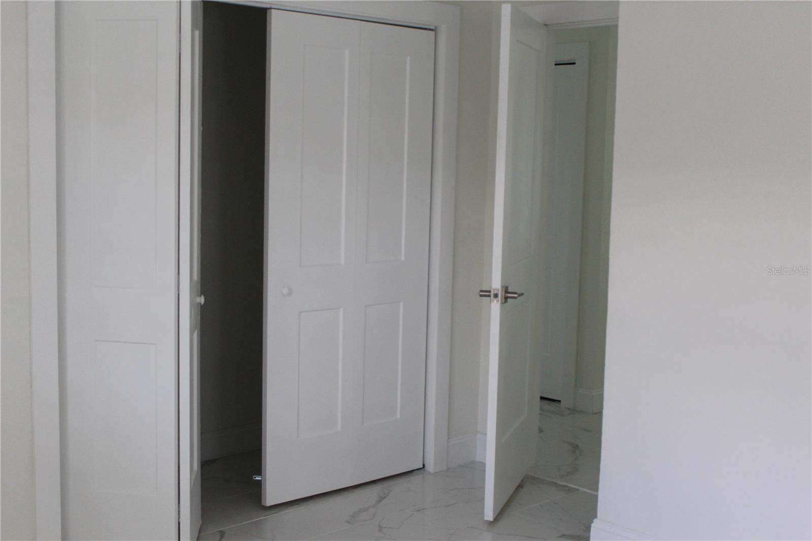 Listing photo id 70 for 11930 Bayshore Drive