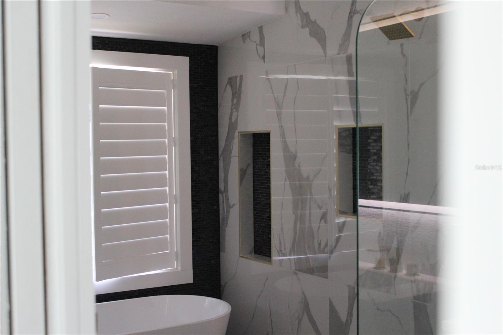 Listing photo id 77 for 11930 Bayshore Drive