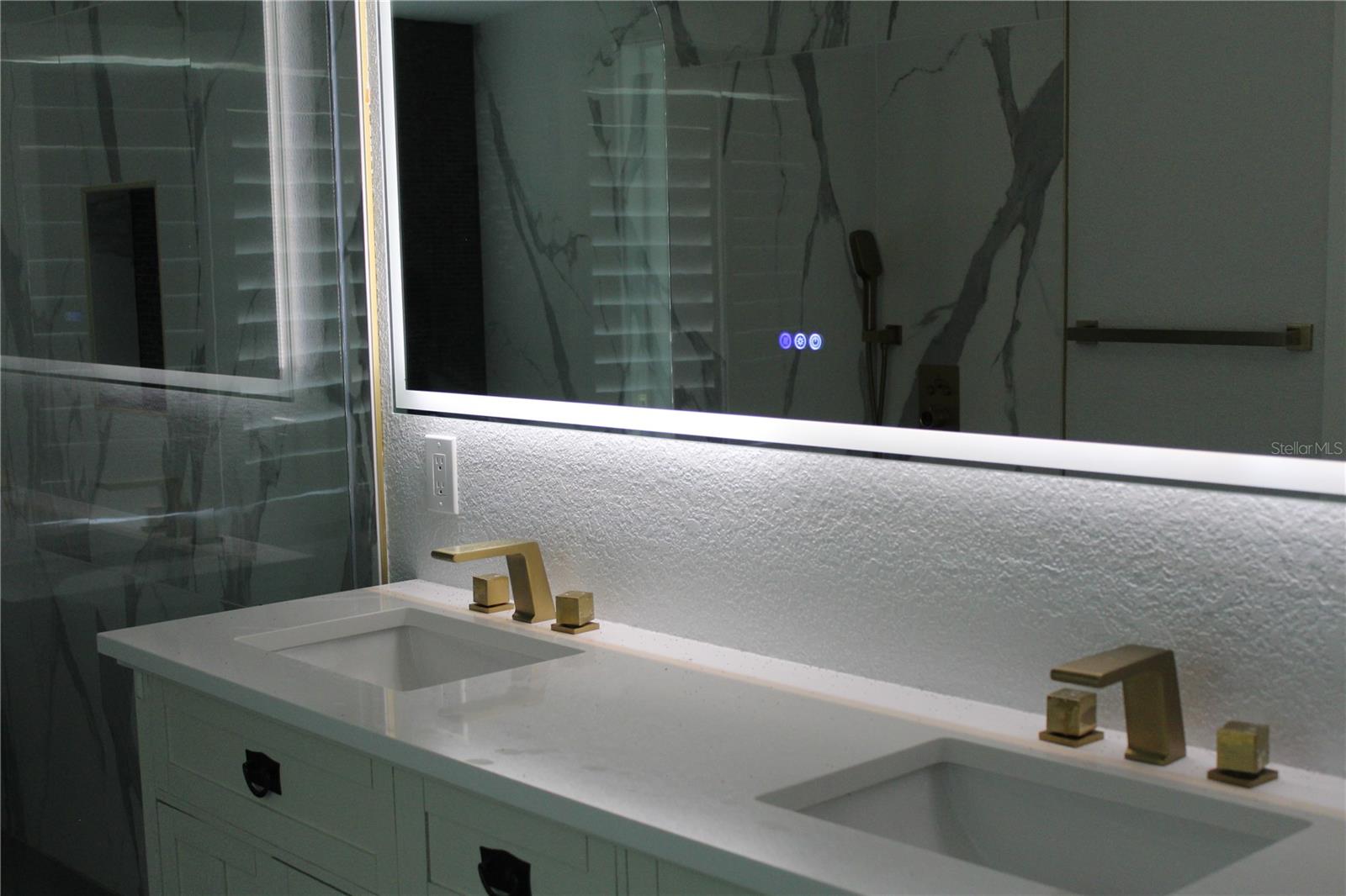 Listing photo id 78 for 11930 Bayshore Drive