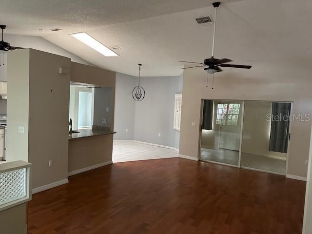 Image 2 of 20 For 708 Wideview Avenue