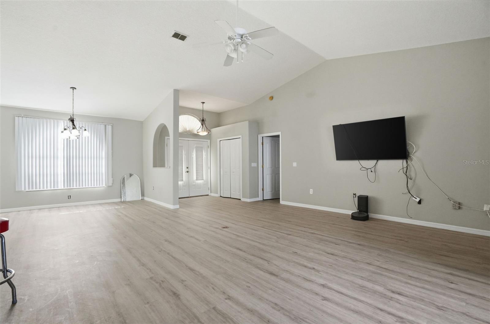 Image 7 of 60 For 8038 Madrid Road