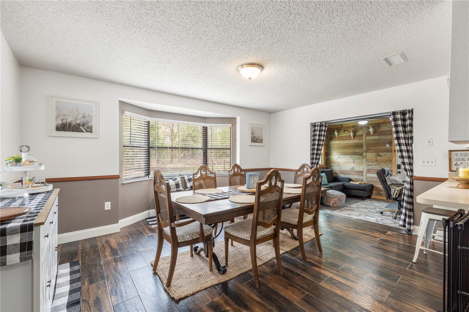 Image 12 of 50 For 16620 Kerry Hills Lane