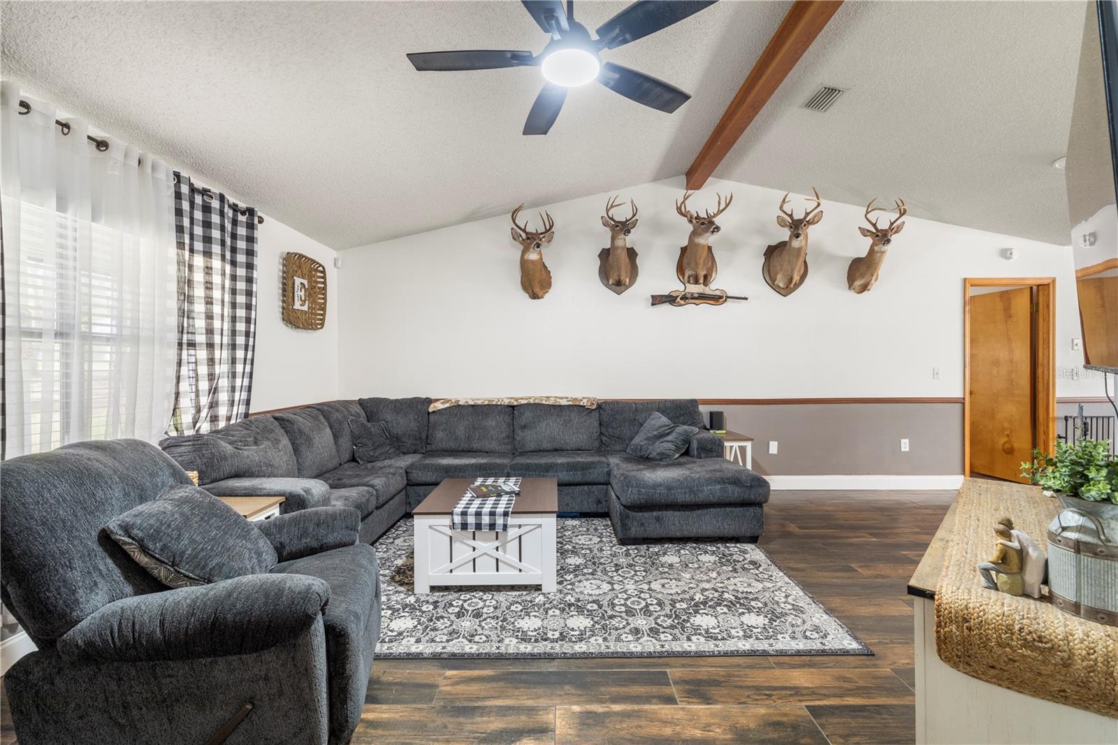 Image 13 of 50 For 16620 Kerry Hills Lane