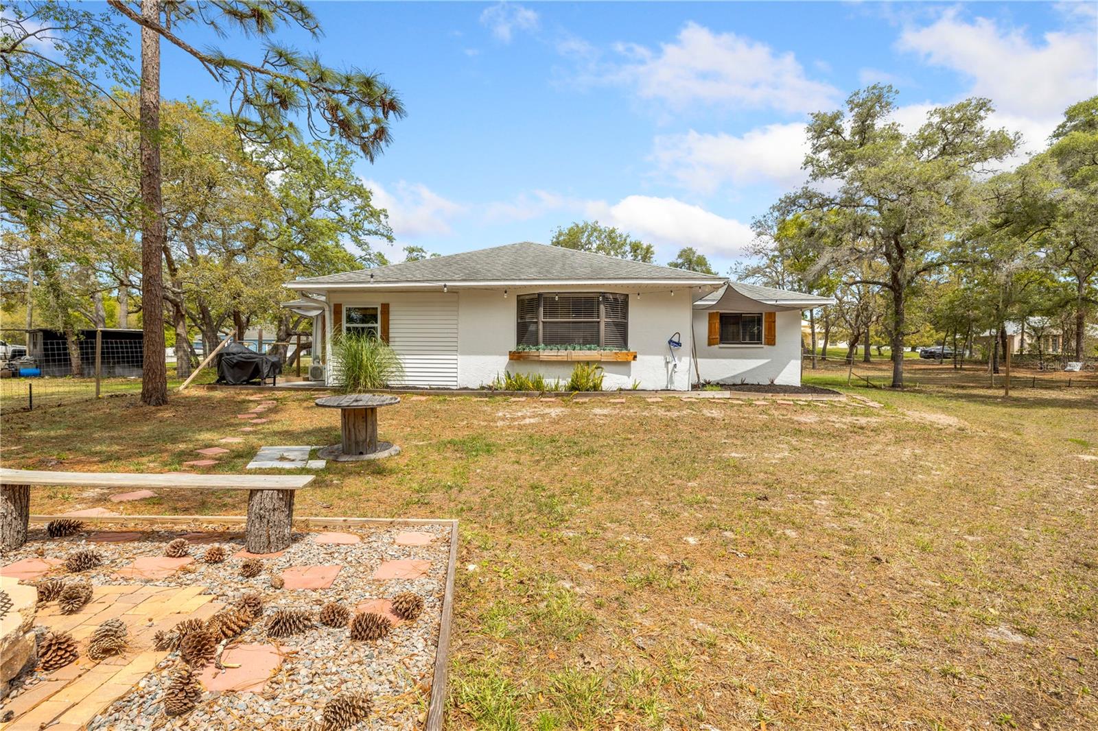 Image 28 of 50 For 16620 Kerry Hills Lane