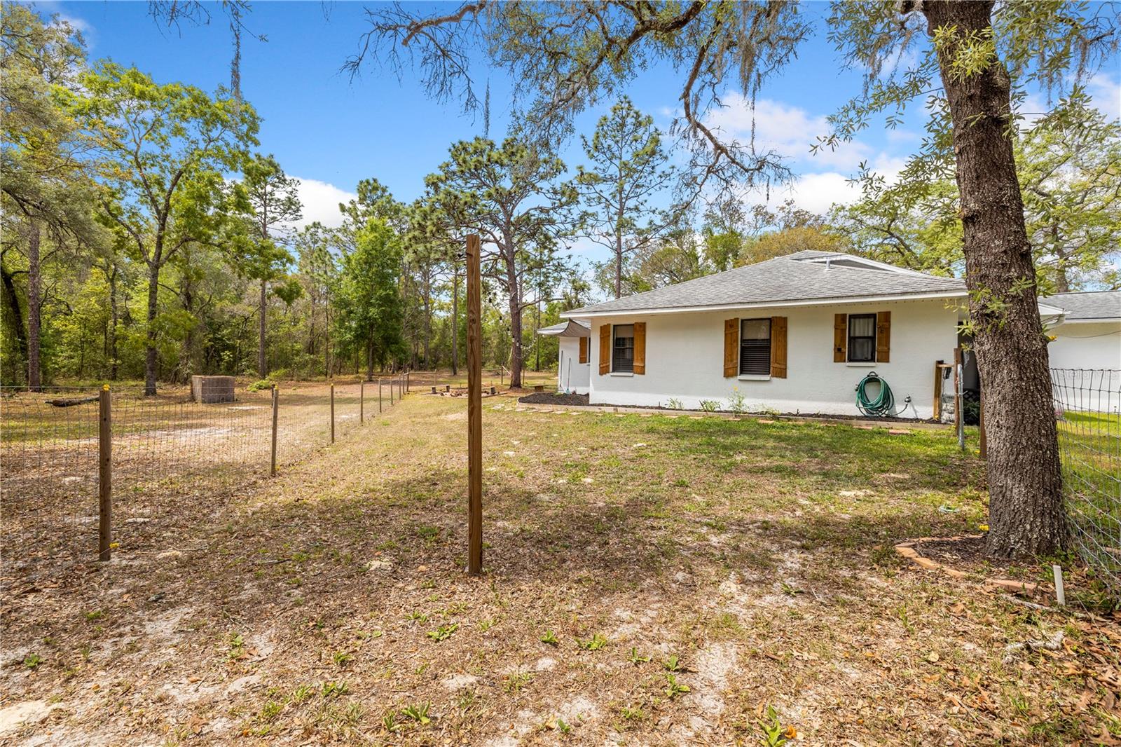 Image 29 of 50 For 16620 Kerry Hills Lane