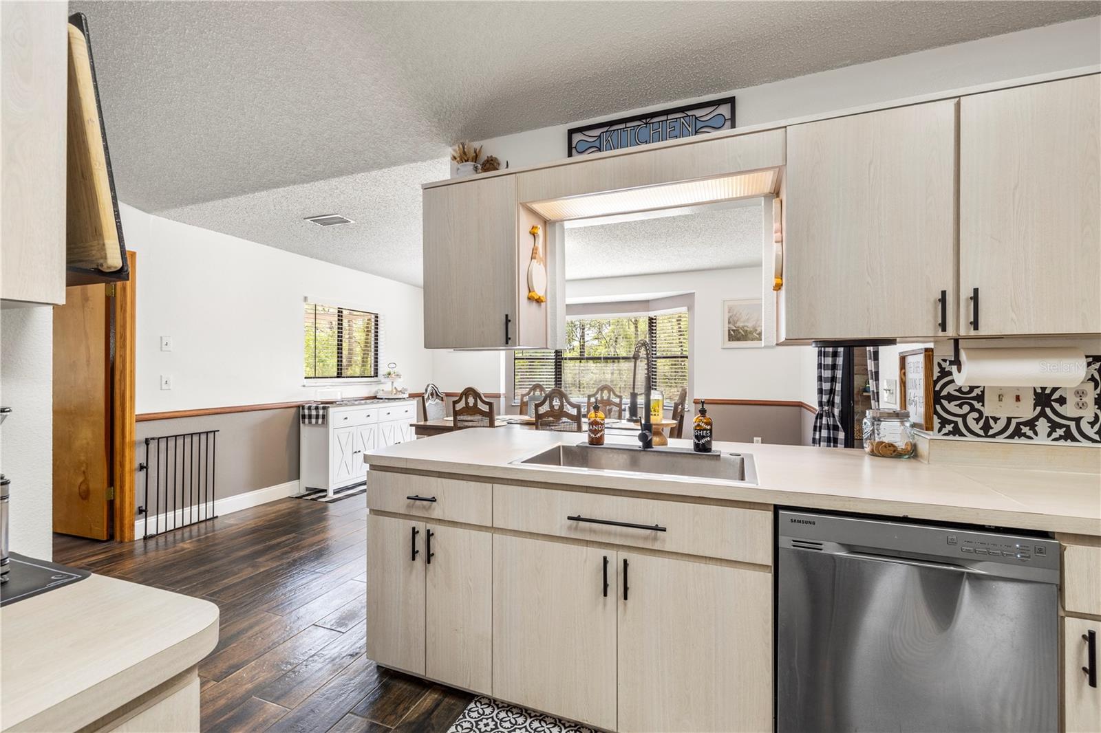 Image 9 of 50 For 16620 Kerry Hills Lane