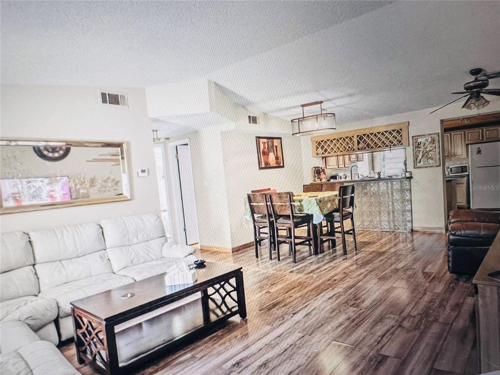 Image 3 of 25 For 5543 Moog Road