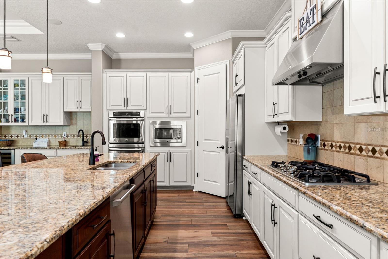 Listing photo id 9 for 8853 Bella Vita Circle