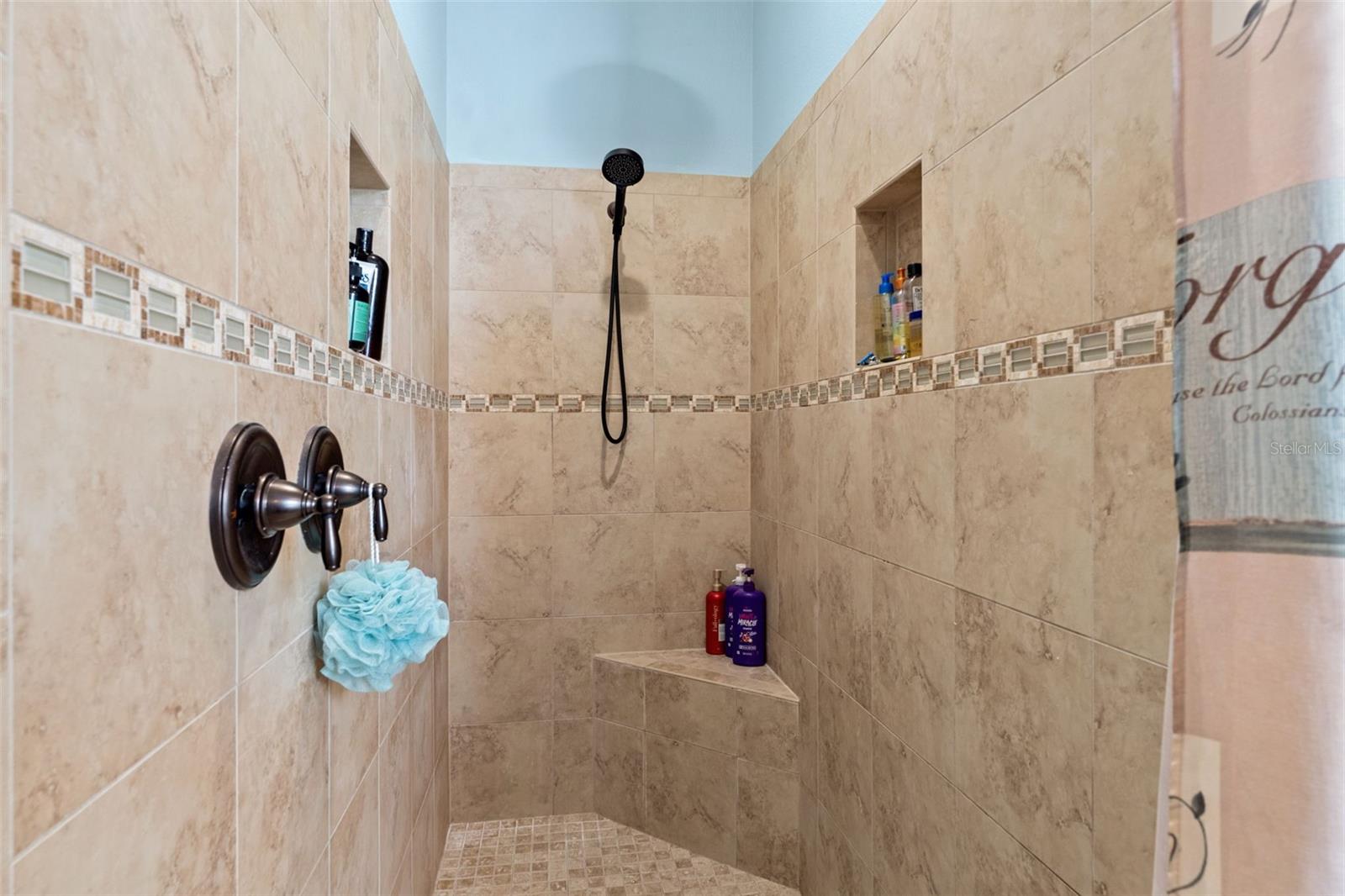 Listing photo id 14 for 8853 Bella Vita Circle