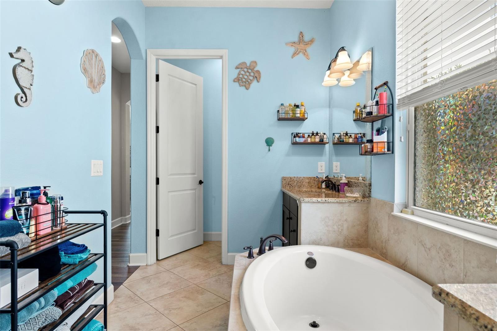 Listing photo id 15 for 8853 Bella Vita Circle