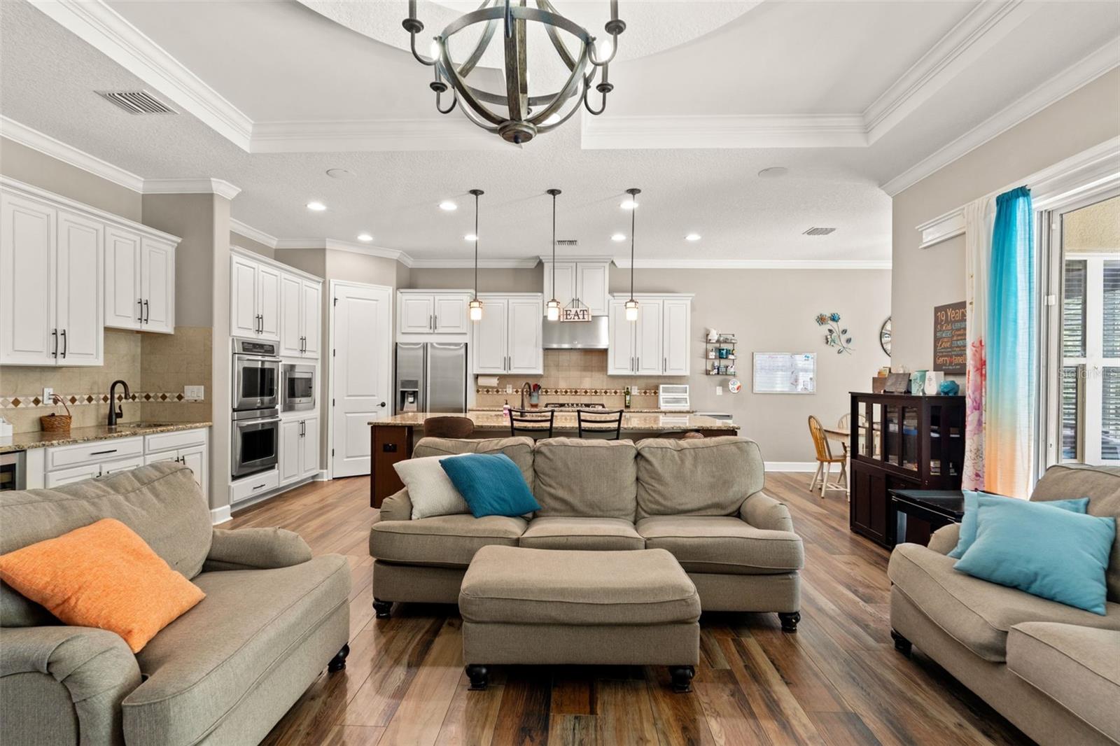 Listing photo id 4 for 8853 Bella Vita Circle