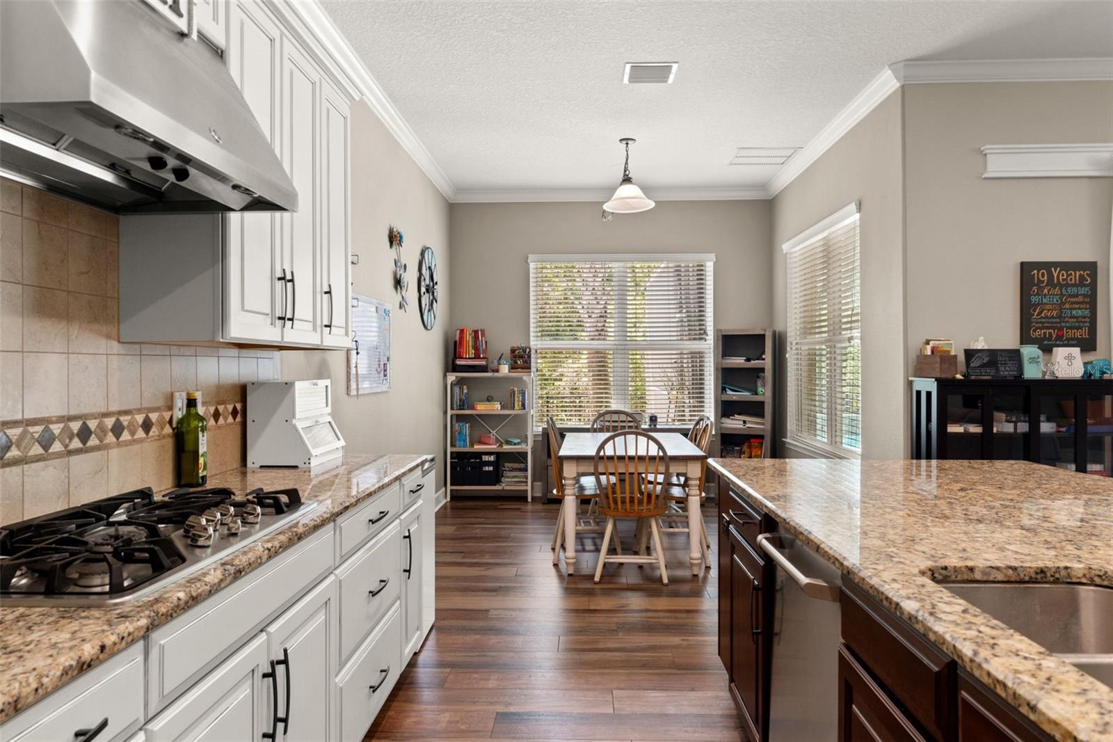 Listing photo id 6 for 8853 Bella Vita Circle