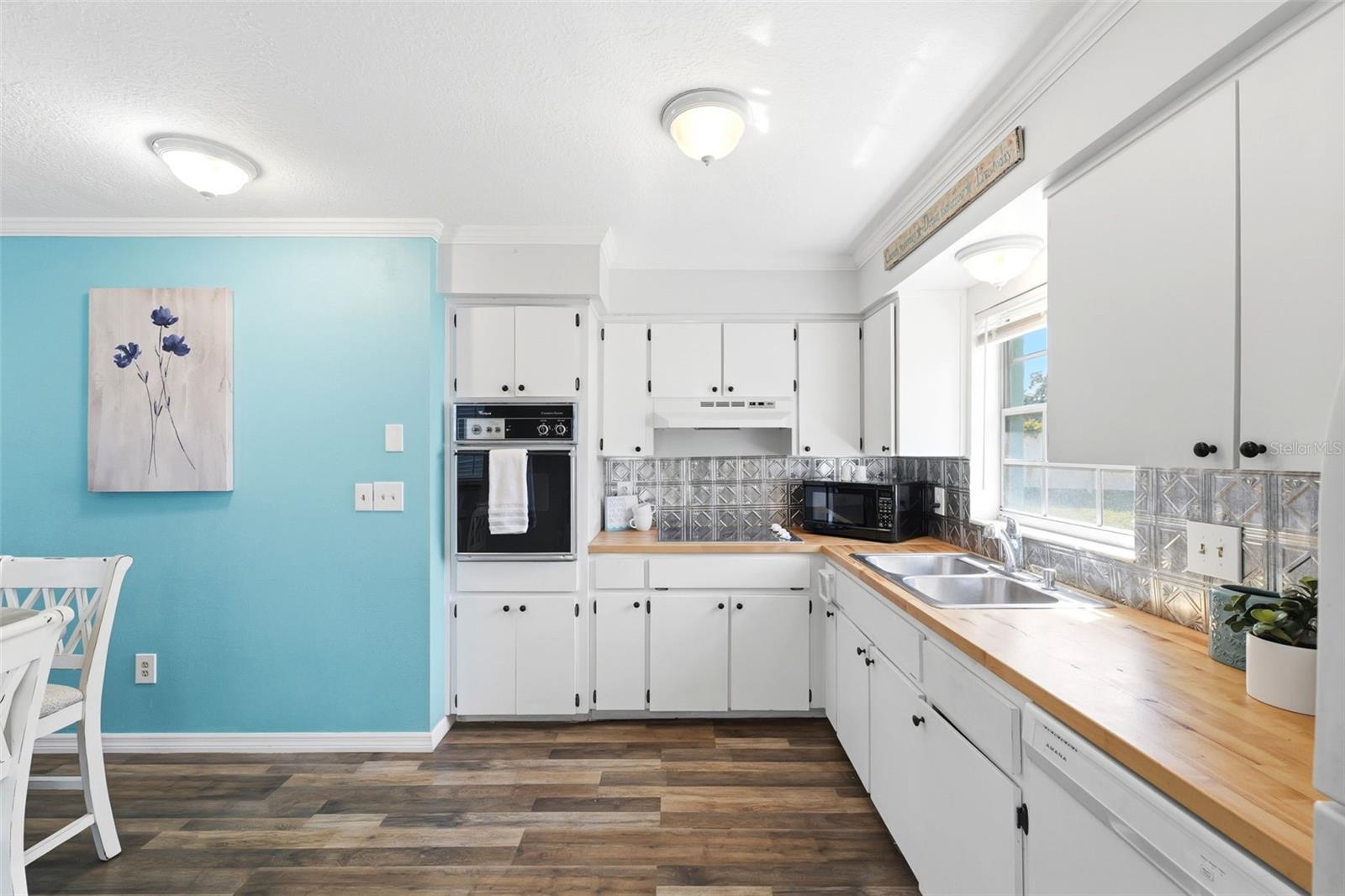 Image 10 of 34 For 6129 Elmhurst Drive