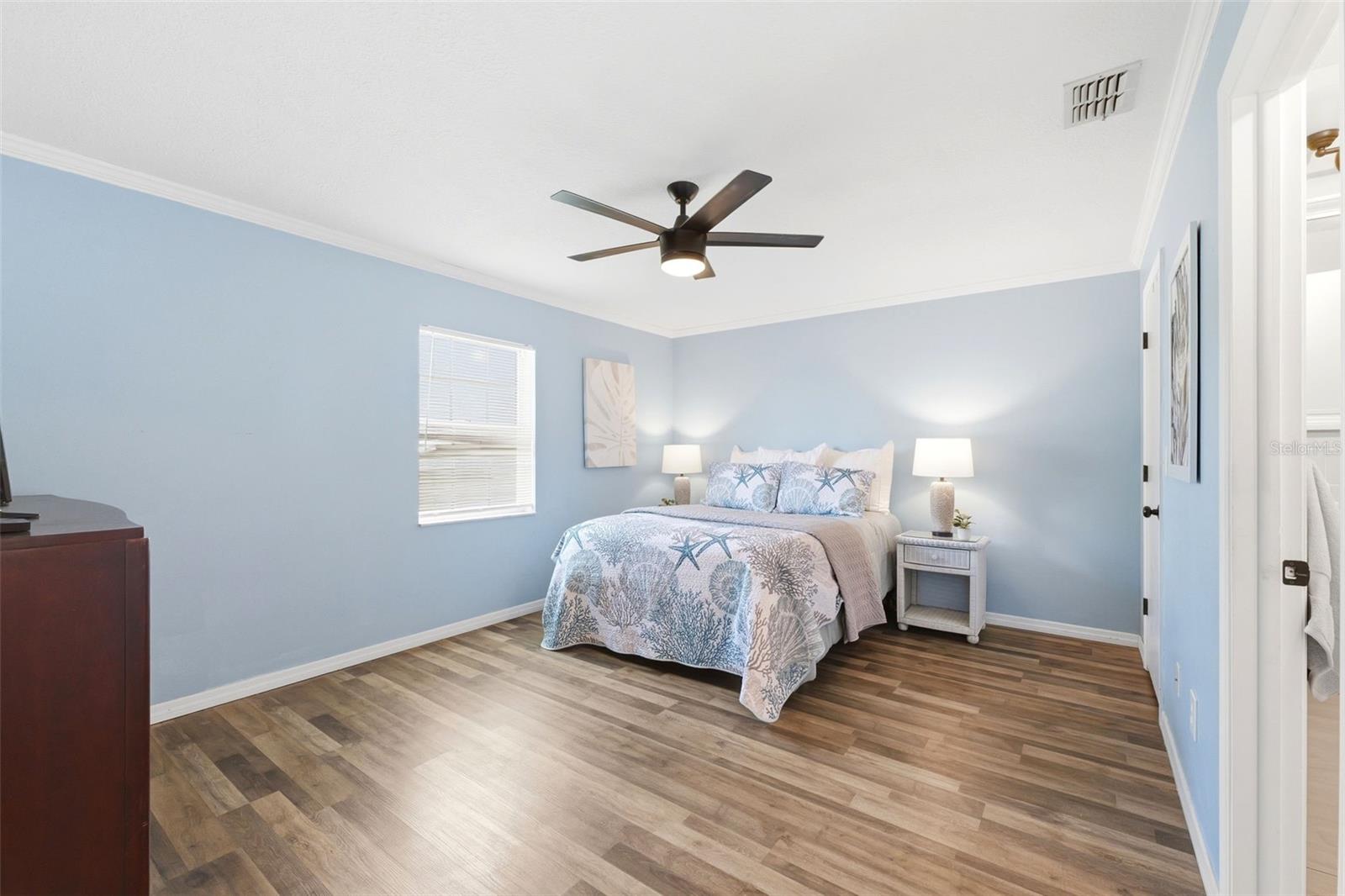 Image 11 of 34 For 6129 Elmhurst Drive